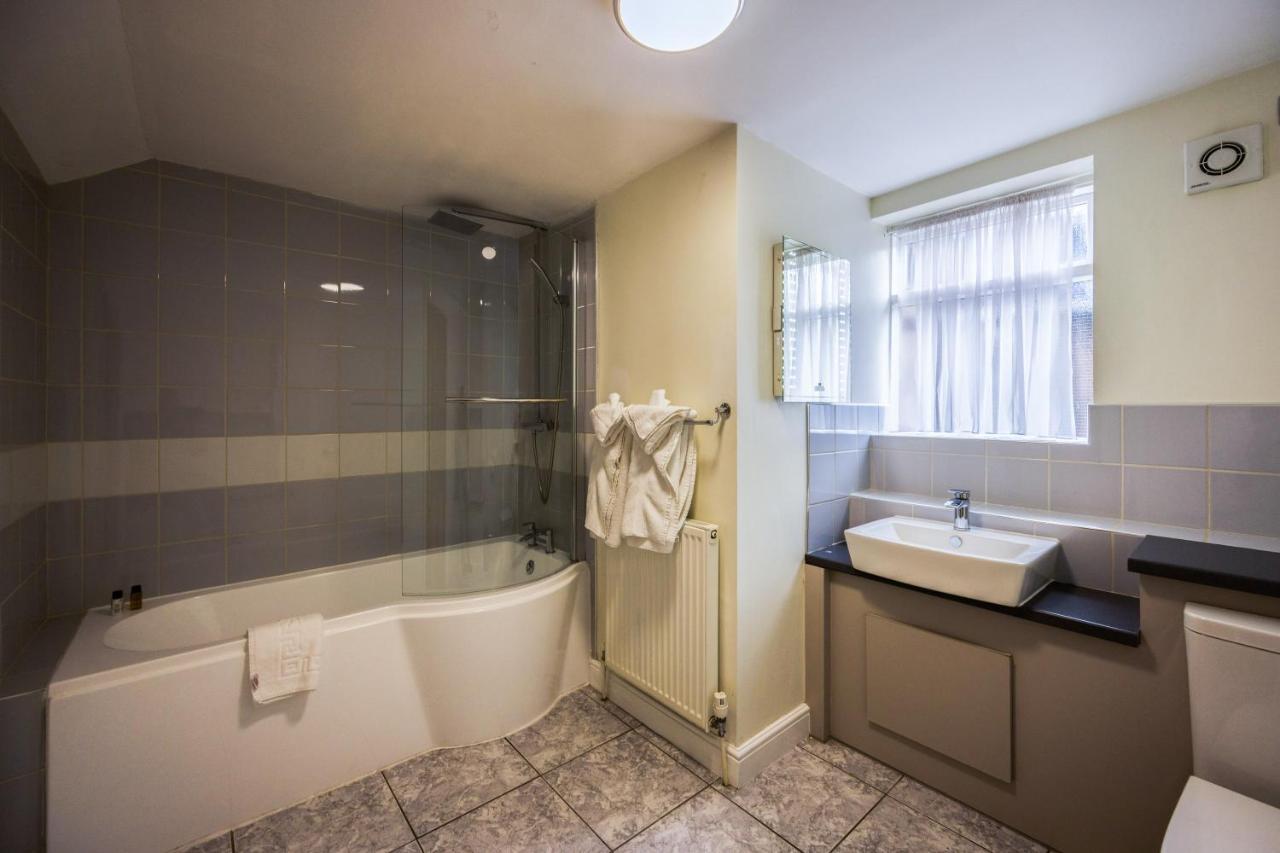 The White Hart Hotel Uttoxeter Extérieur photo